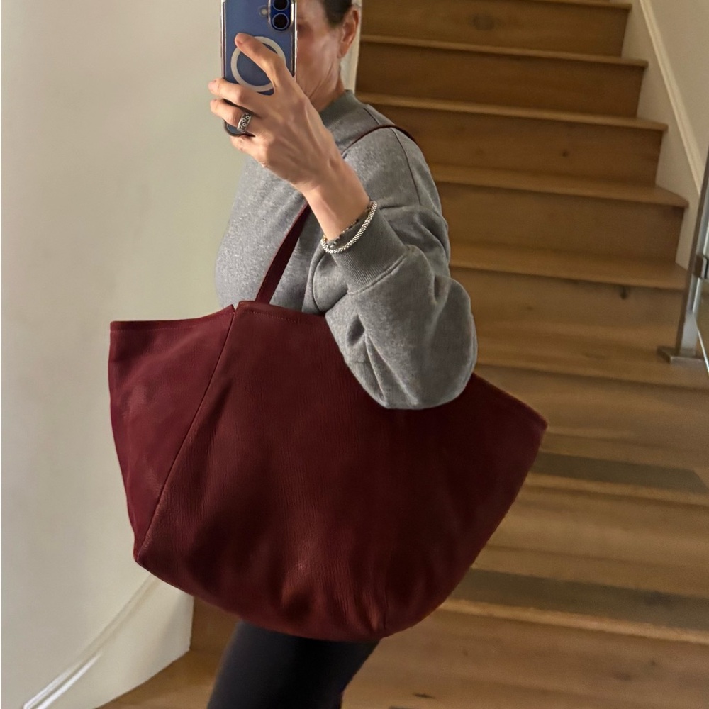 Madewell Slouchy Suede Carry All Shoulder Tote in Pinot Noir - Picture 10 of 15